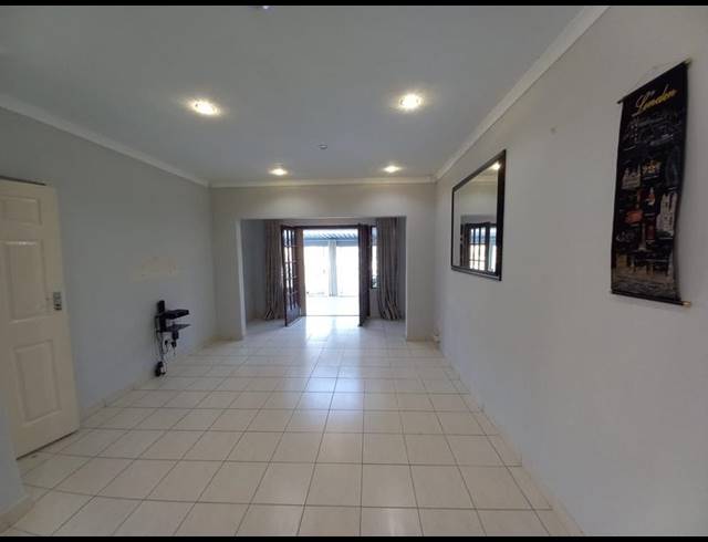 2 BEDROOM SIMPLEX FOR SALE IN MALVERN